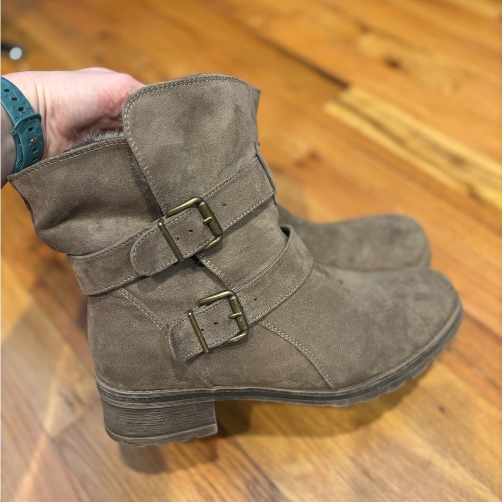 White Mountain Nessun Women’s Chastity Booties